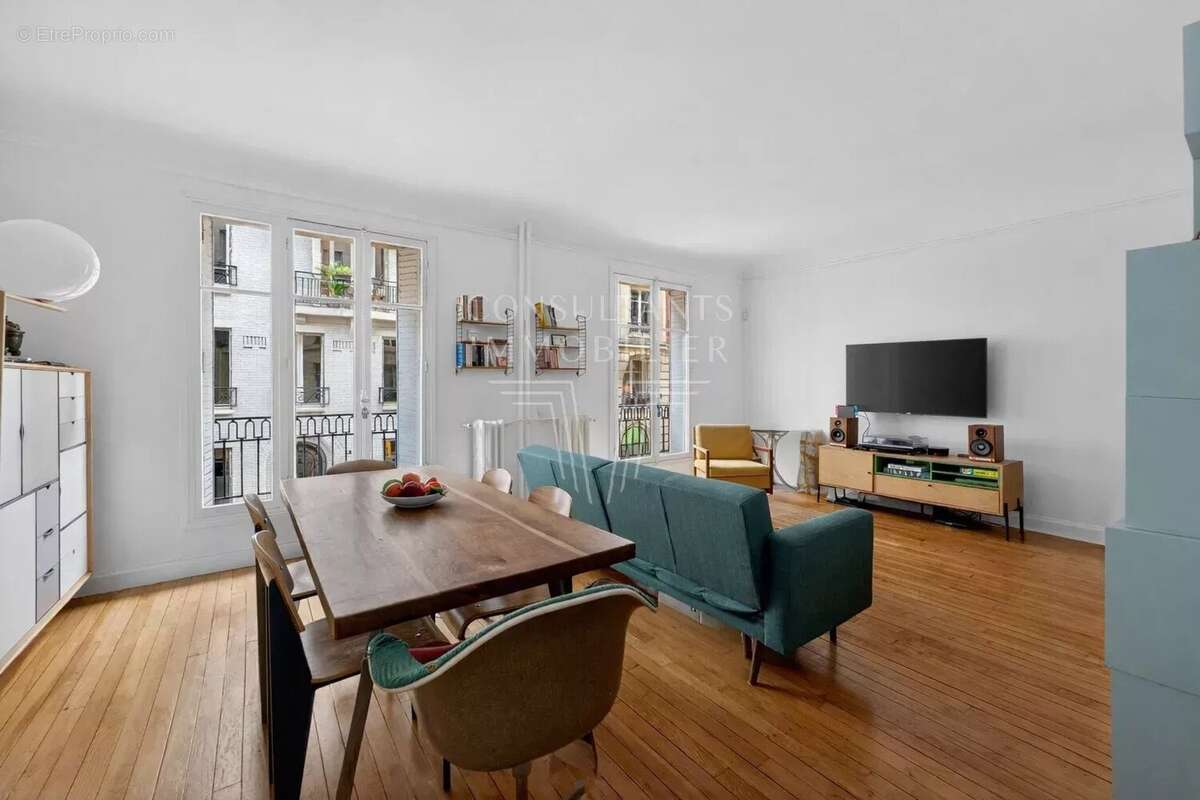 Appartement à PARIS-16E