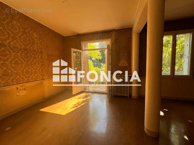 Maison 4 Pièces 190m² à vendre 880000€ - Marseille 13012 - photo 5
