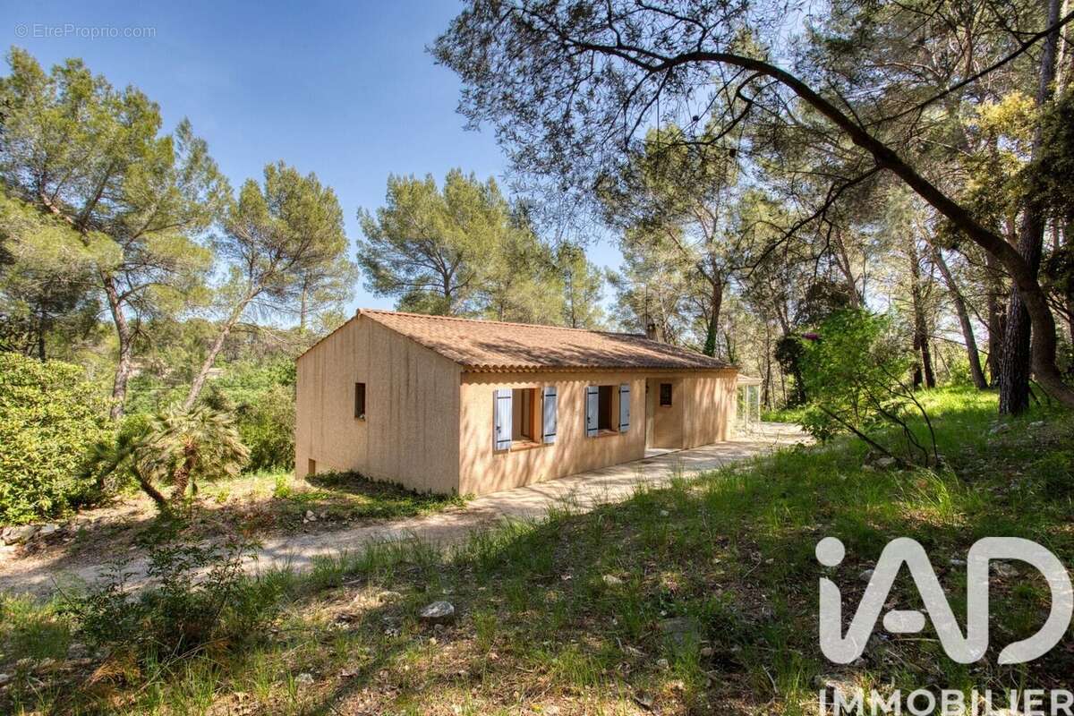 Maison 110 m² à Trans-En-Provence  - photo 2