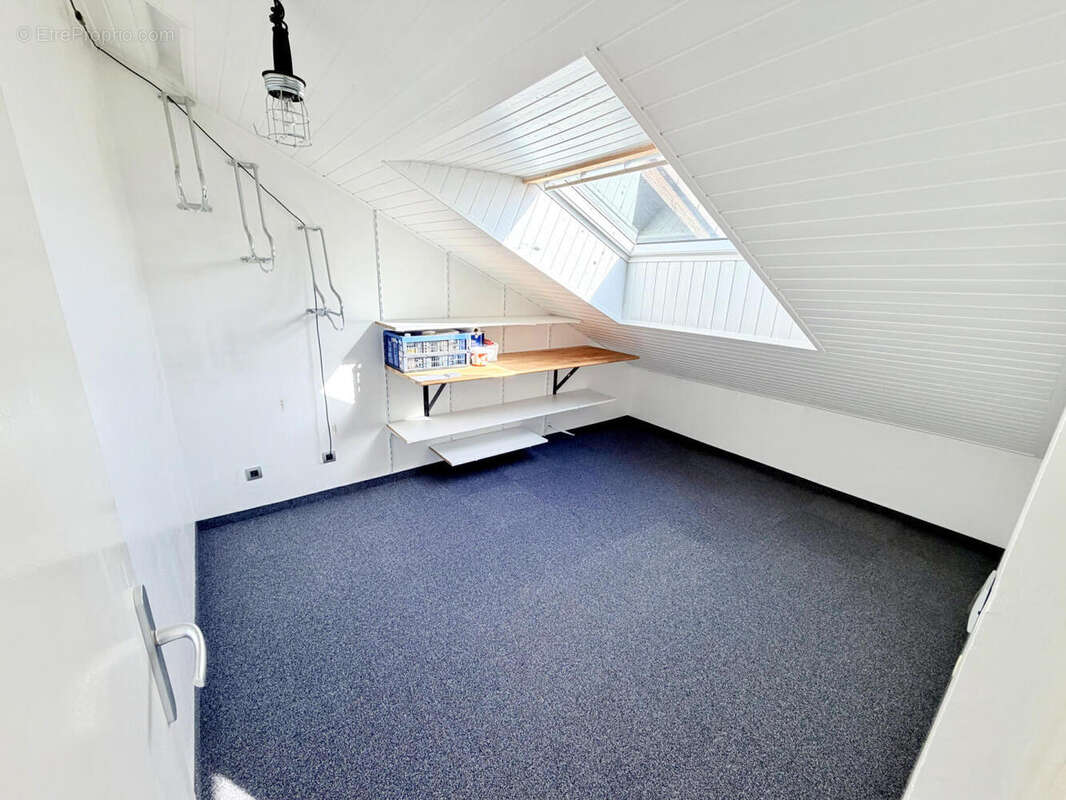 St Julien-en-Genevois RARE Appartement T2 bis en dernier étage de plus de 72 m² utiles... - photo 13