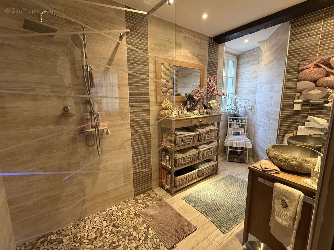 Maison à VILLENEUVE-LA-GUYARD