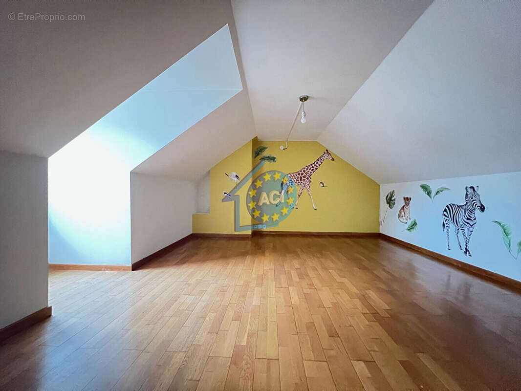 Maison à MANTES-LA-VILLE