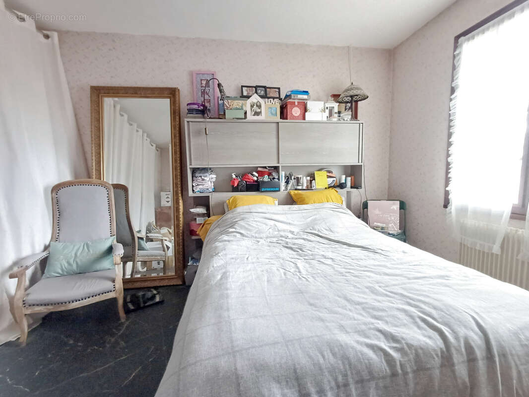 Maison à BAIGNES-SAINTE-RADEGONDE