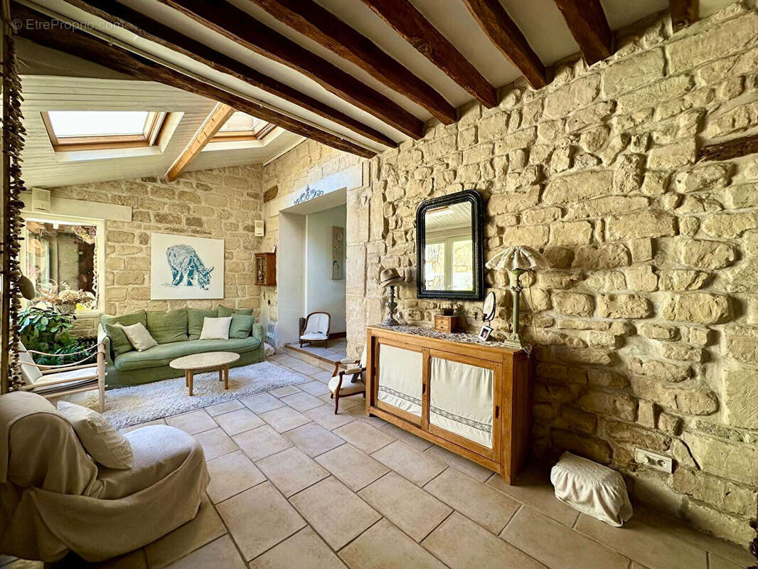 Maison à LE MESNIL-LE-ROI