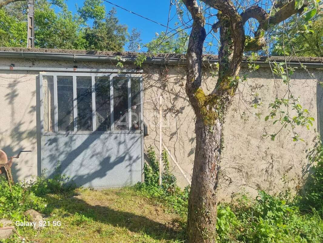 Maison à SAINT-ETIENNE-DE-MONTLUC