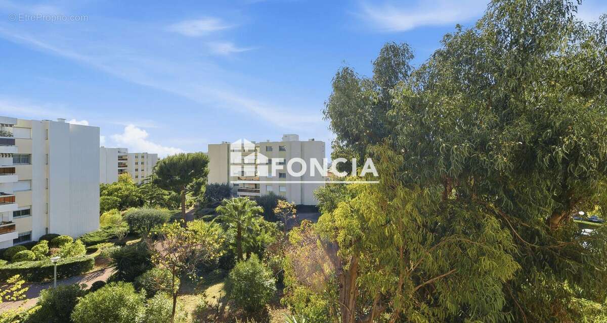 Appartement à SAINT-LAURENT-DU-VAR