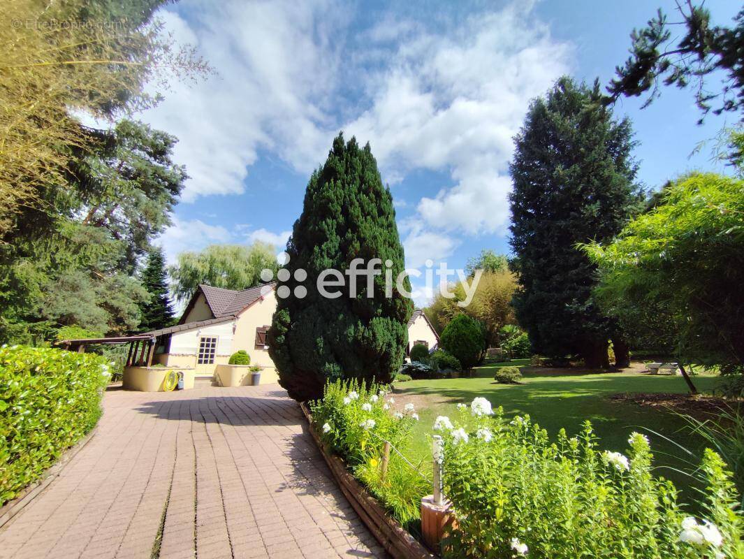 Maison à SAINTE-GAUBURGE-SAINTE-COLOMBE
