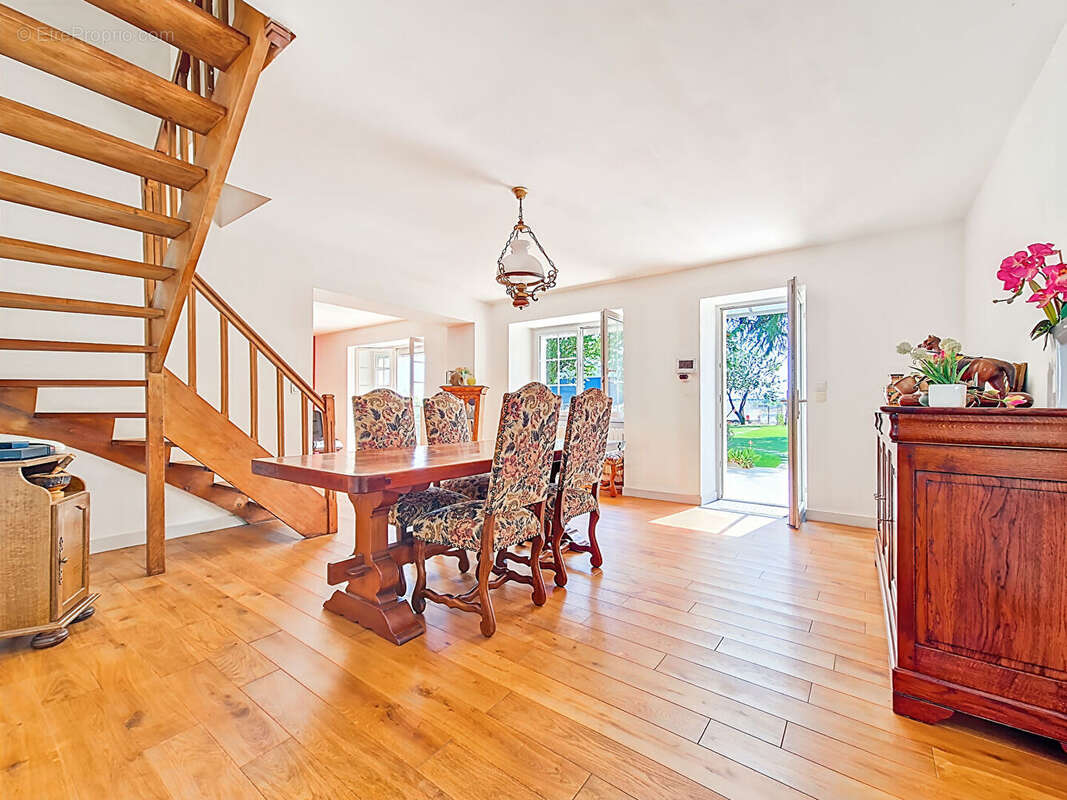 Maison à SAINT-BARTHELEMY-D&#039;ANJOU