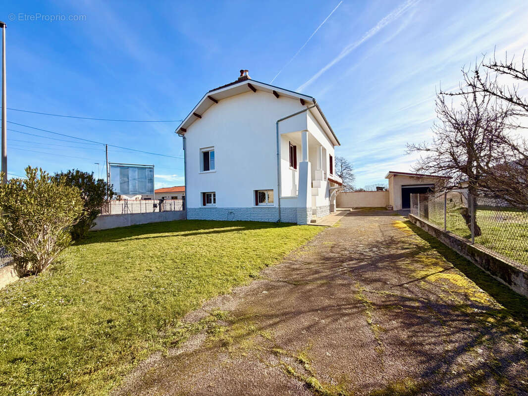 Maison à JUILLAN