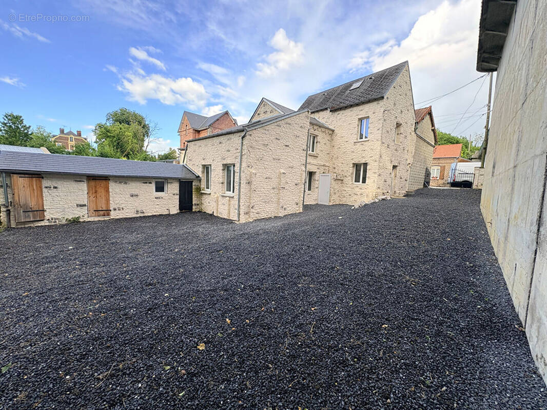 Maison à LA FERE