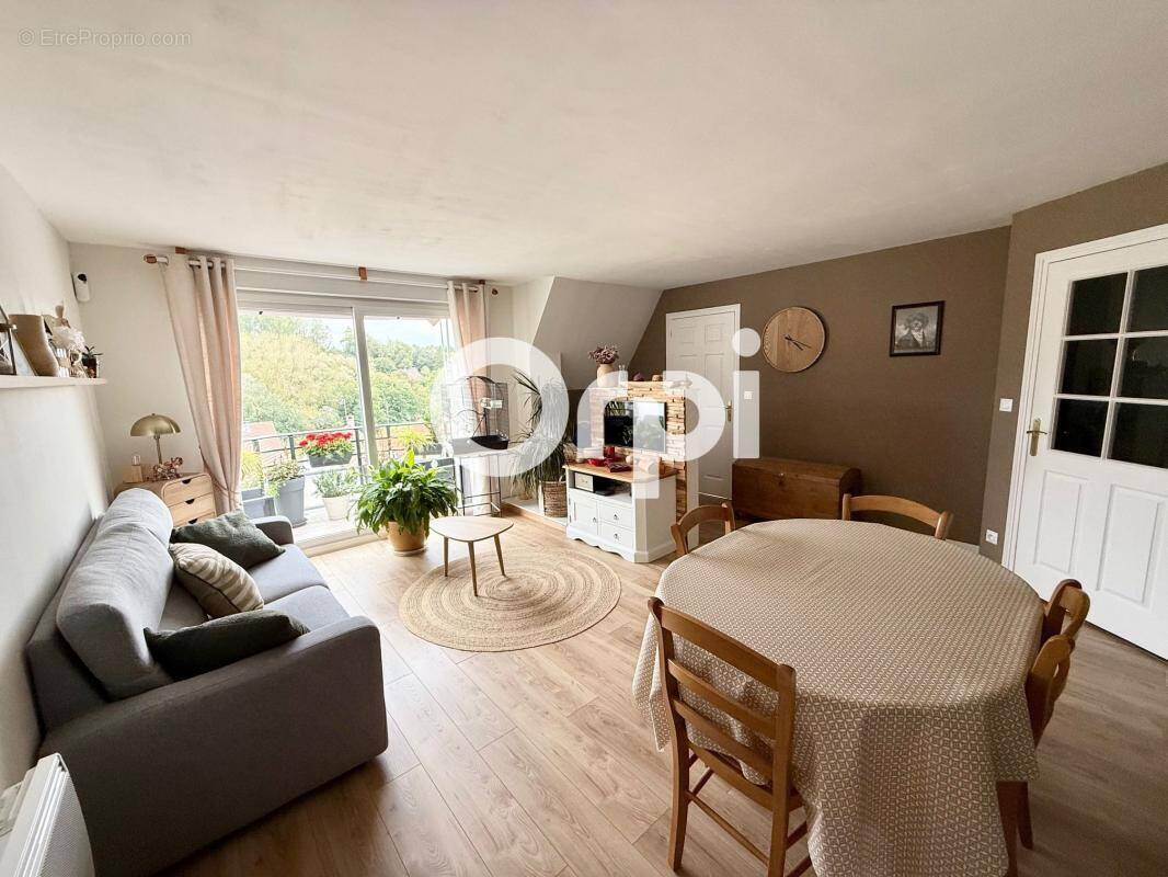 Appartement à SAINT-MARTIN-BOULOGNE