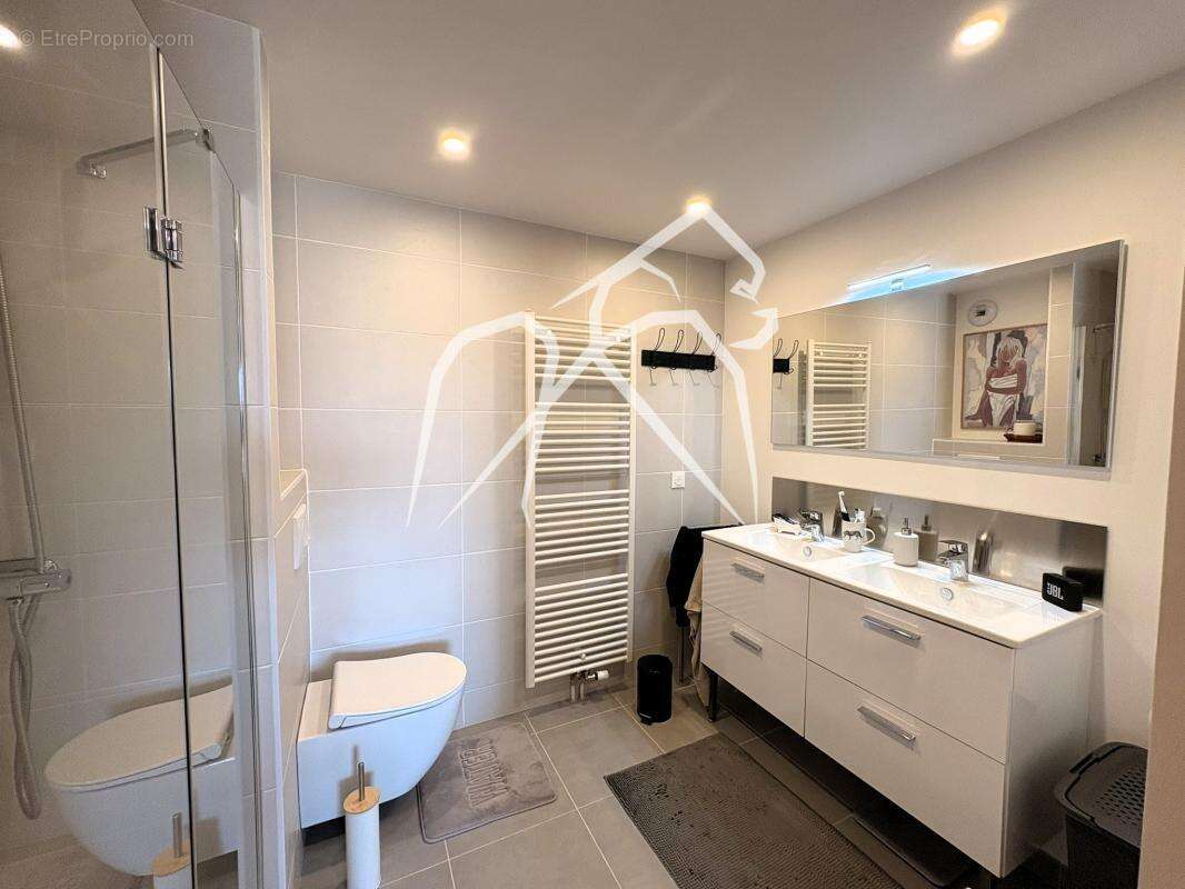 Appartement à MONT-SAINT-AIGNAN