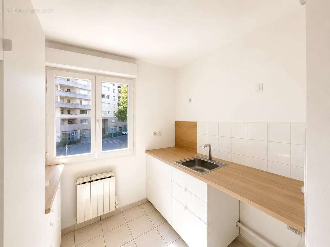 T3 64 m² avec terrasse, double garage et piscine – Villeurbanne - photo 4
