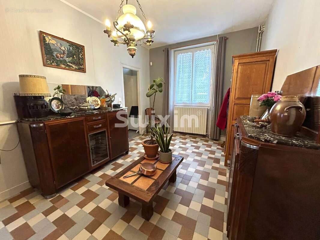 Maison à GIROLLES