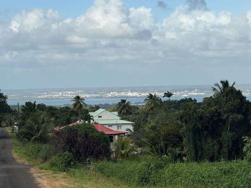 Appartement à PETIT-BOURG