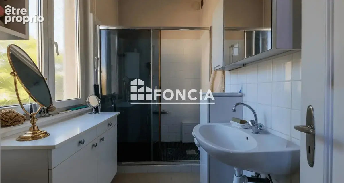 À vendre – maison de ville avec 2 appartements loués et potentiel d’aménagement - photo 13