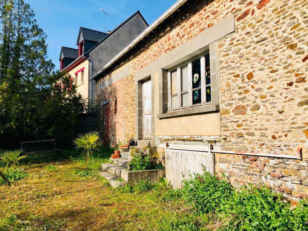Maison de village à MONTSURS (53) - 4 chambres - Dépendances - photo 21