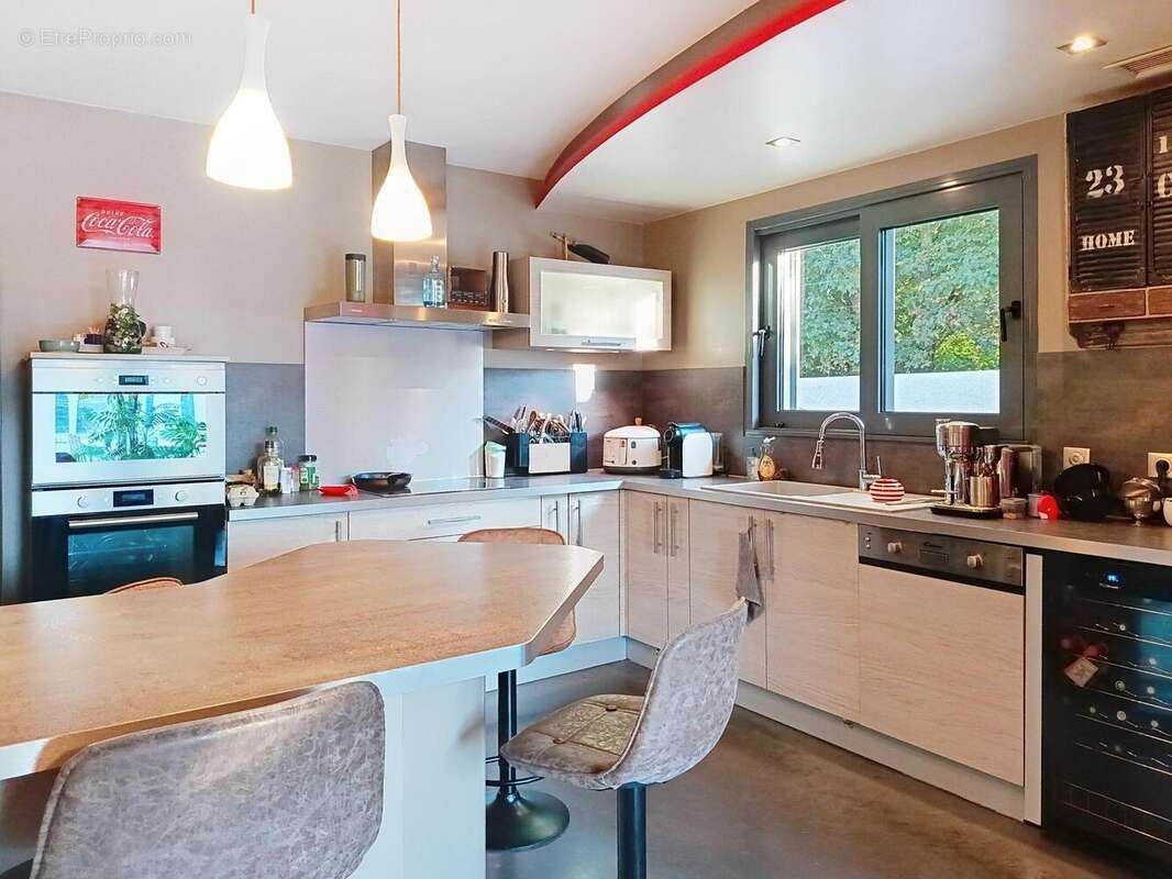 Photo 3 - Maison à PINS-JUSTARET