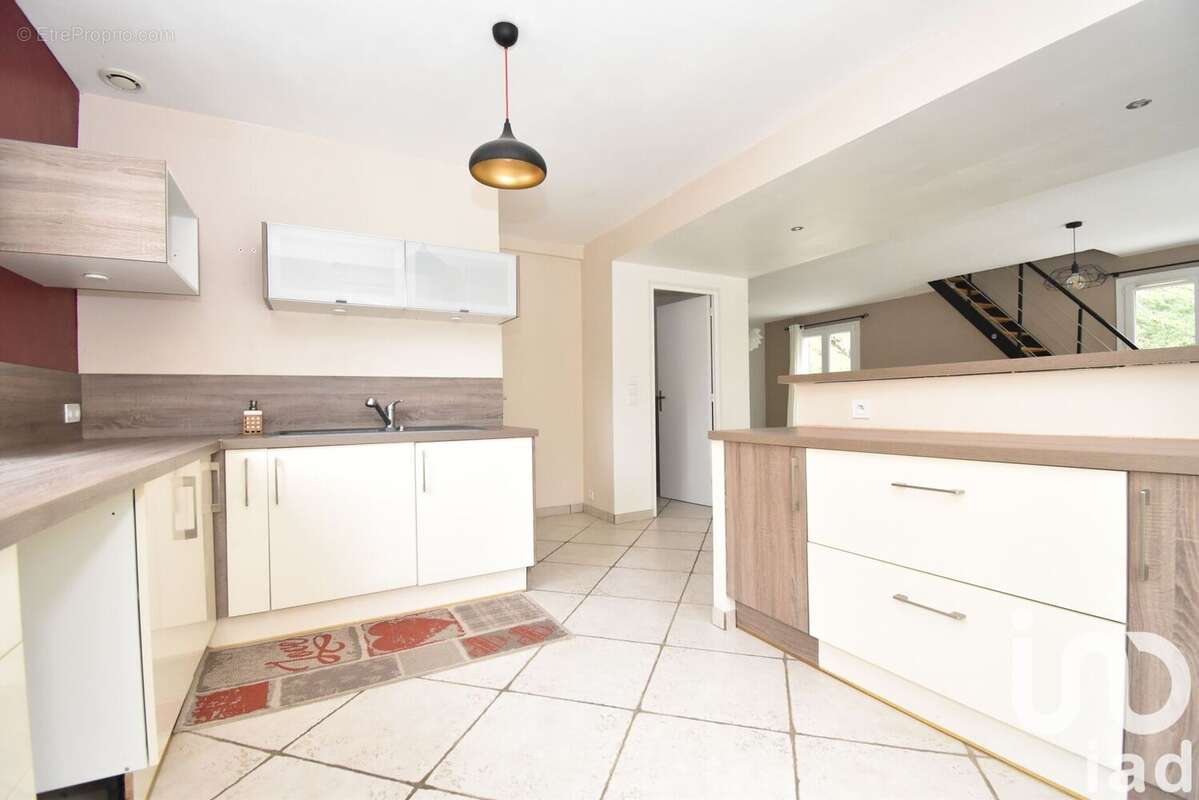 Photo 5 - Maison à PINS-JUSTARET