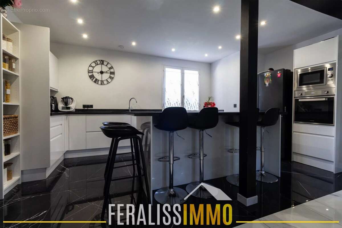 Maison à VAUX-SUR-SEINE