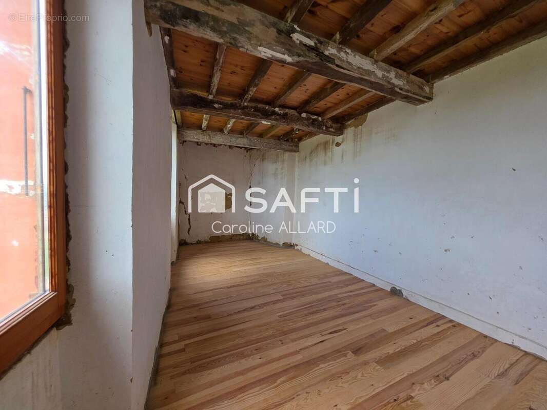 Maison 177 m² à Montpezat  - photo 4