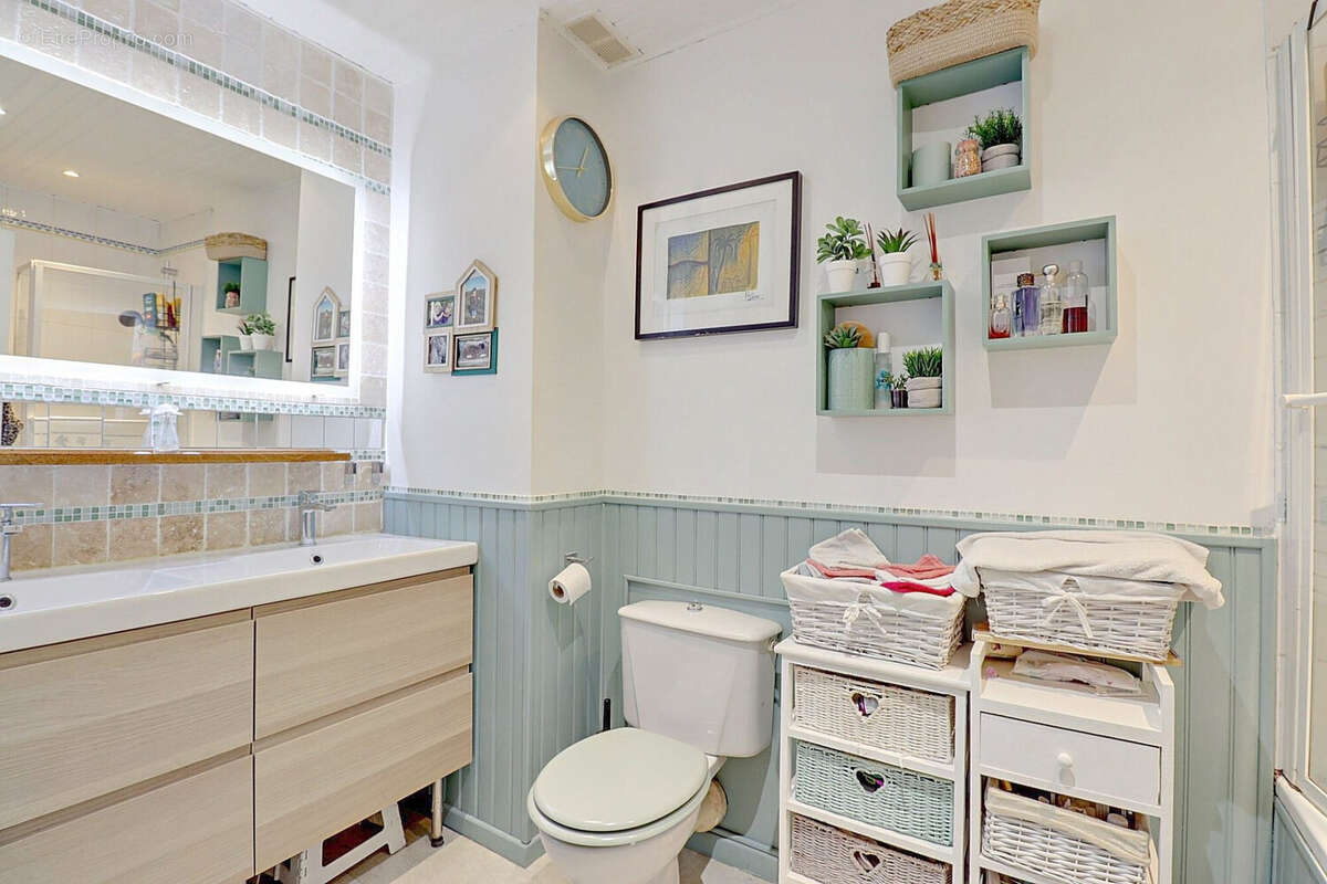 Maison à LE MESNIL-SAINT-DENIS