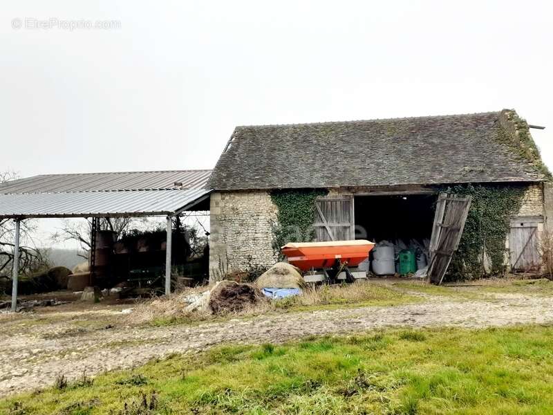 Maison à SAINT-PIERRE-DE-MAILLE