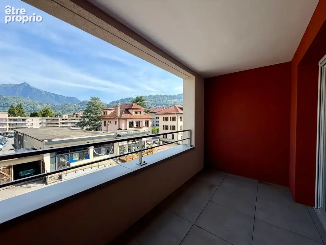 CLUSES CENTRE – T2 prêt à vivre - sans délais - photo 3