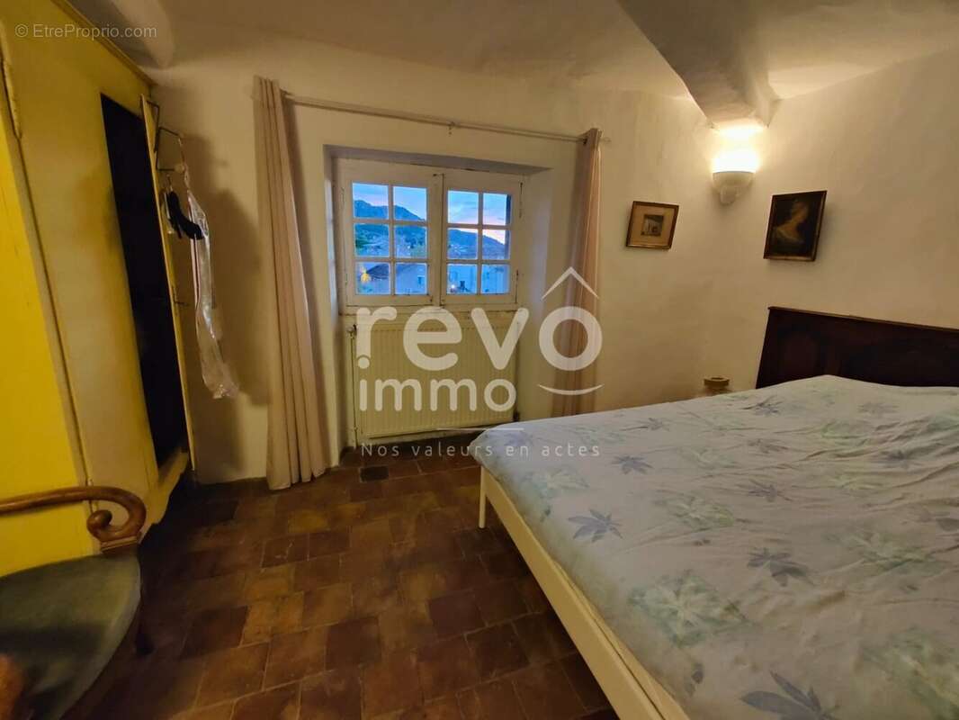 Maison à SAINT-PAUL-TROIS-CHATEAUX