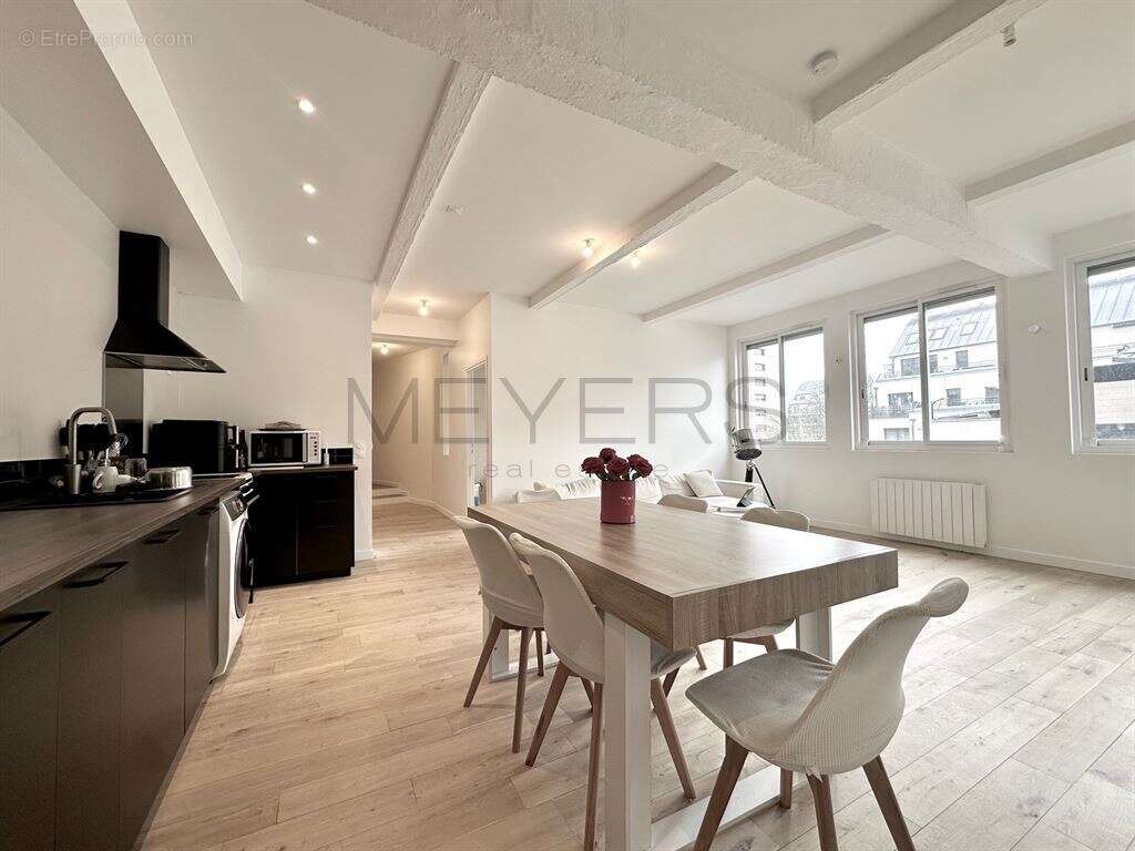 Appartement à COURBEVOIE