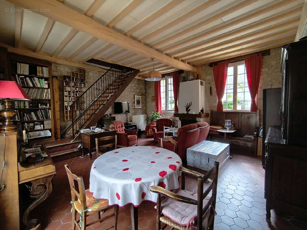 Maison 103 m² à Nesles-La-Vallee  - photo 3