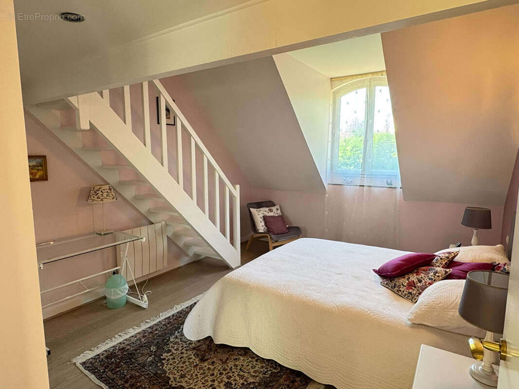 Maison à FEUCHEROLLES