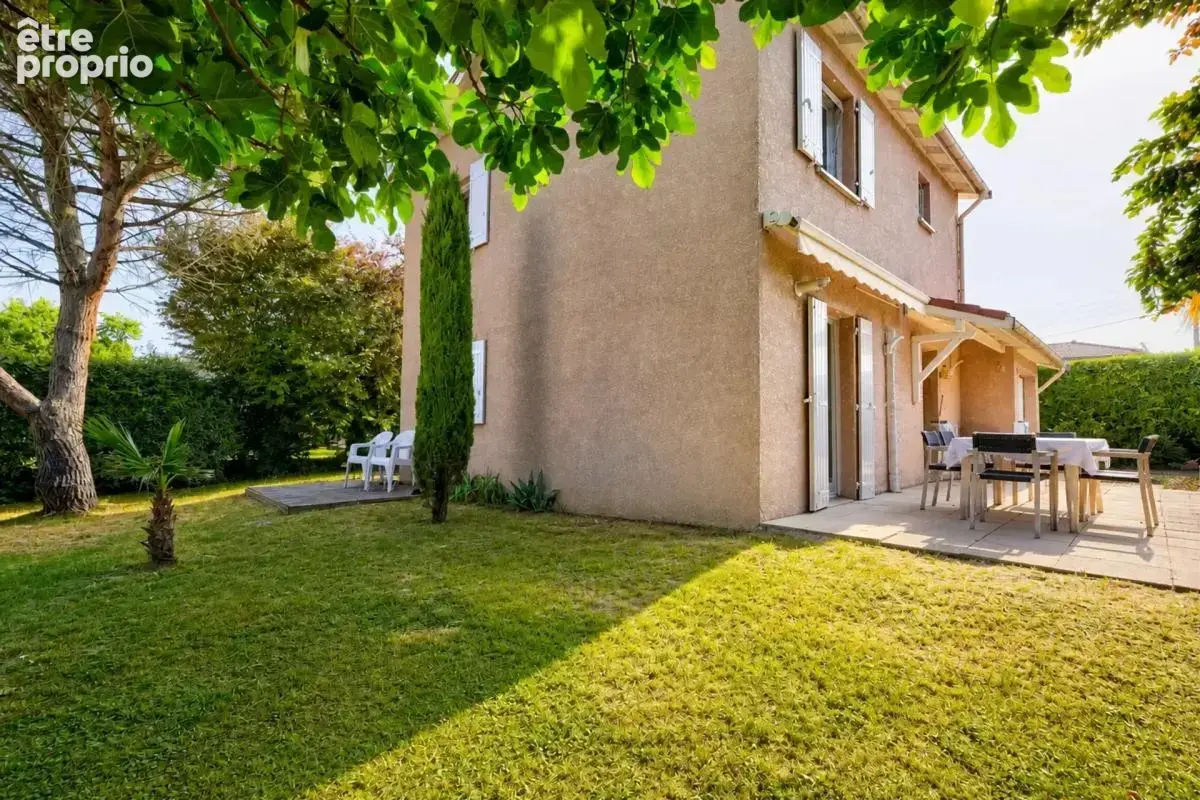 Maison à DECINES-CHARPIEU
