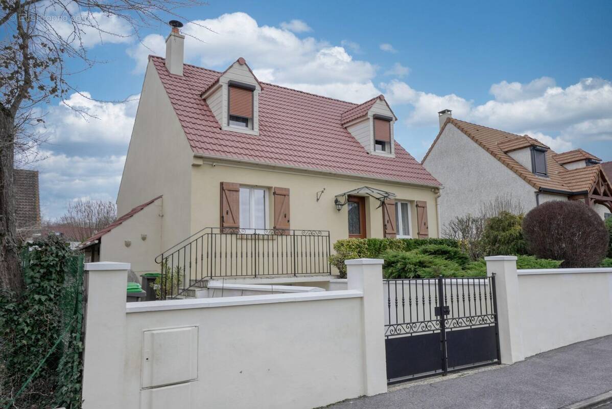 Maison à SAINT-MICHEL-SUR-ORGE