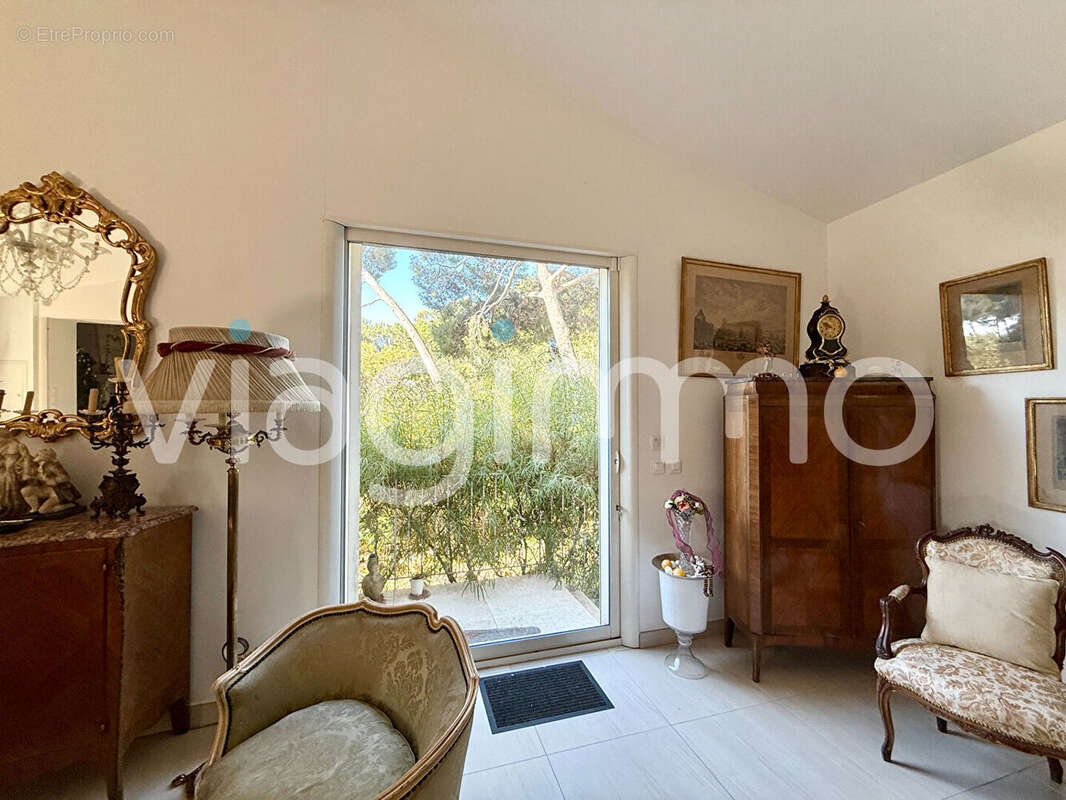 Maison Sanary Sur Mer 5 pièce(s) 190 m2 - photo 5