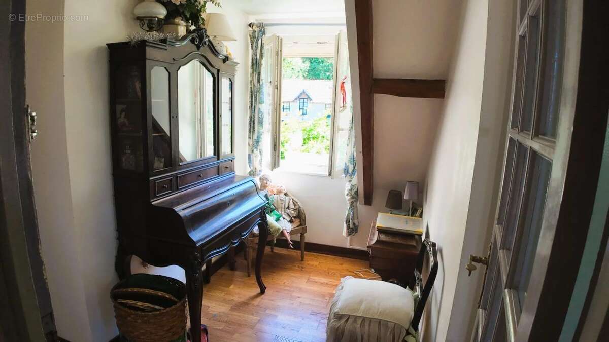 Maison à CLAIREFONTAINE-EN-YVELINES