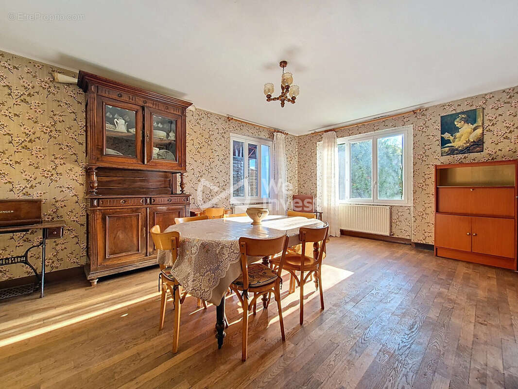 Maison à ANGLARS-SAINT-FELIX