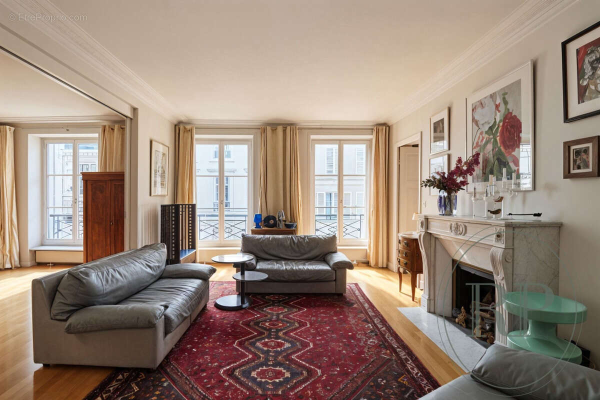 Appartement à PARIS-7E