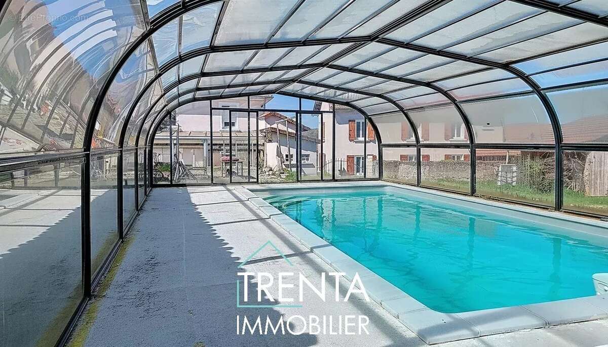 Maison à LA TOUR-DU-PIN