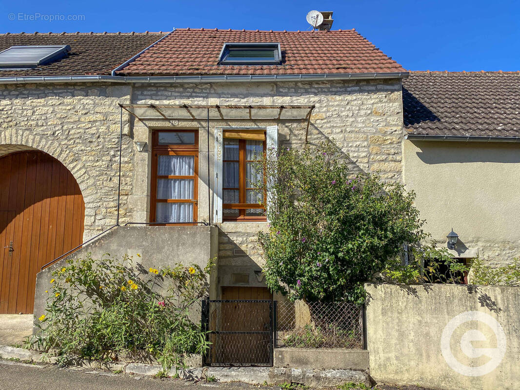 Maison à MASSANGIS