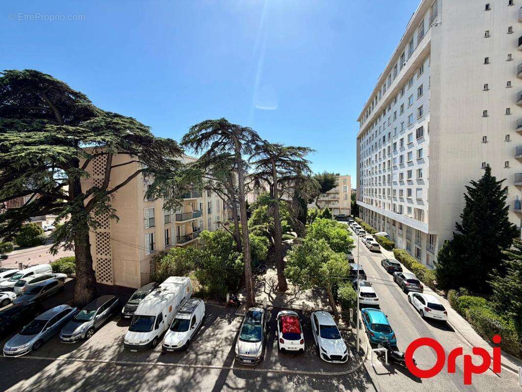 Appartement à MARSEILLE-4E