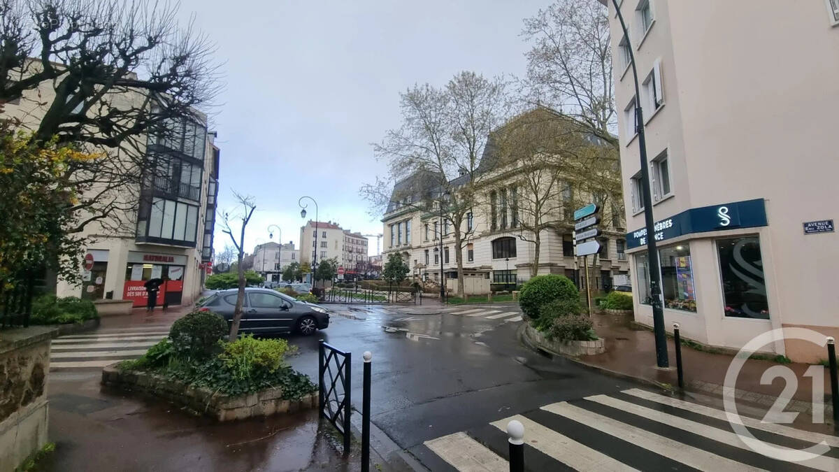 Parking à SAINT-MAUR-DES-FOSSES