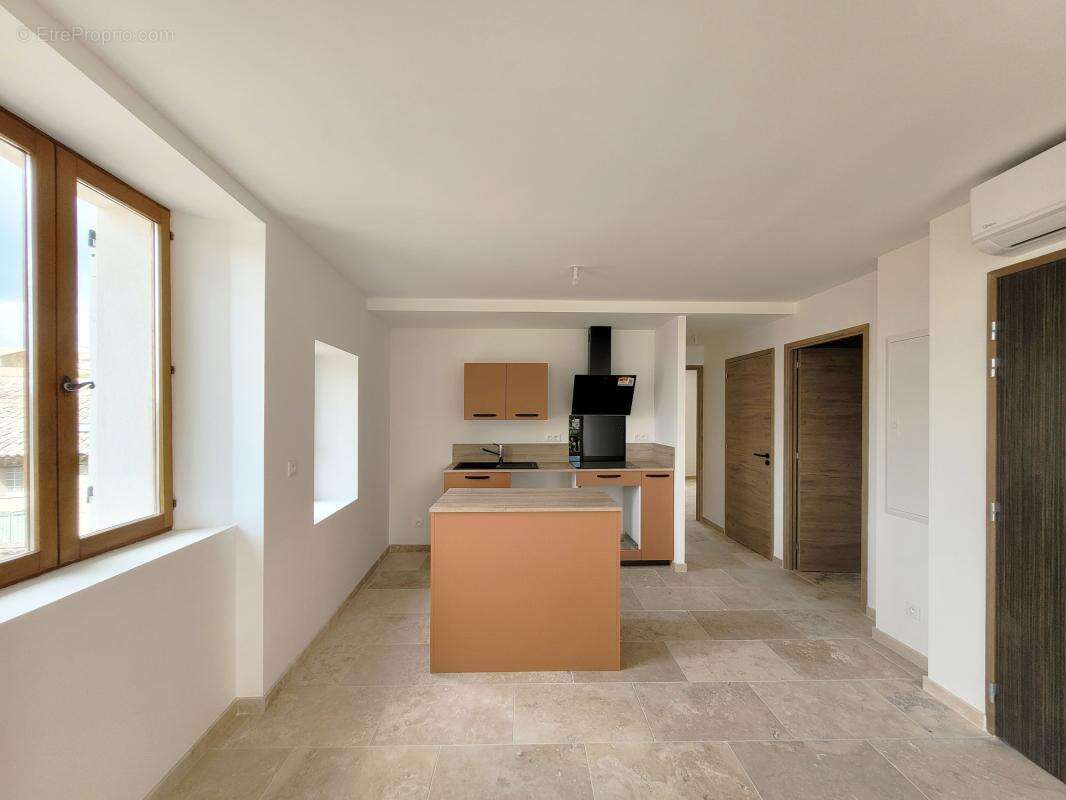 Appartement À Vendre - photo 2