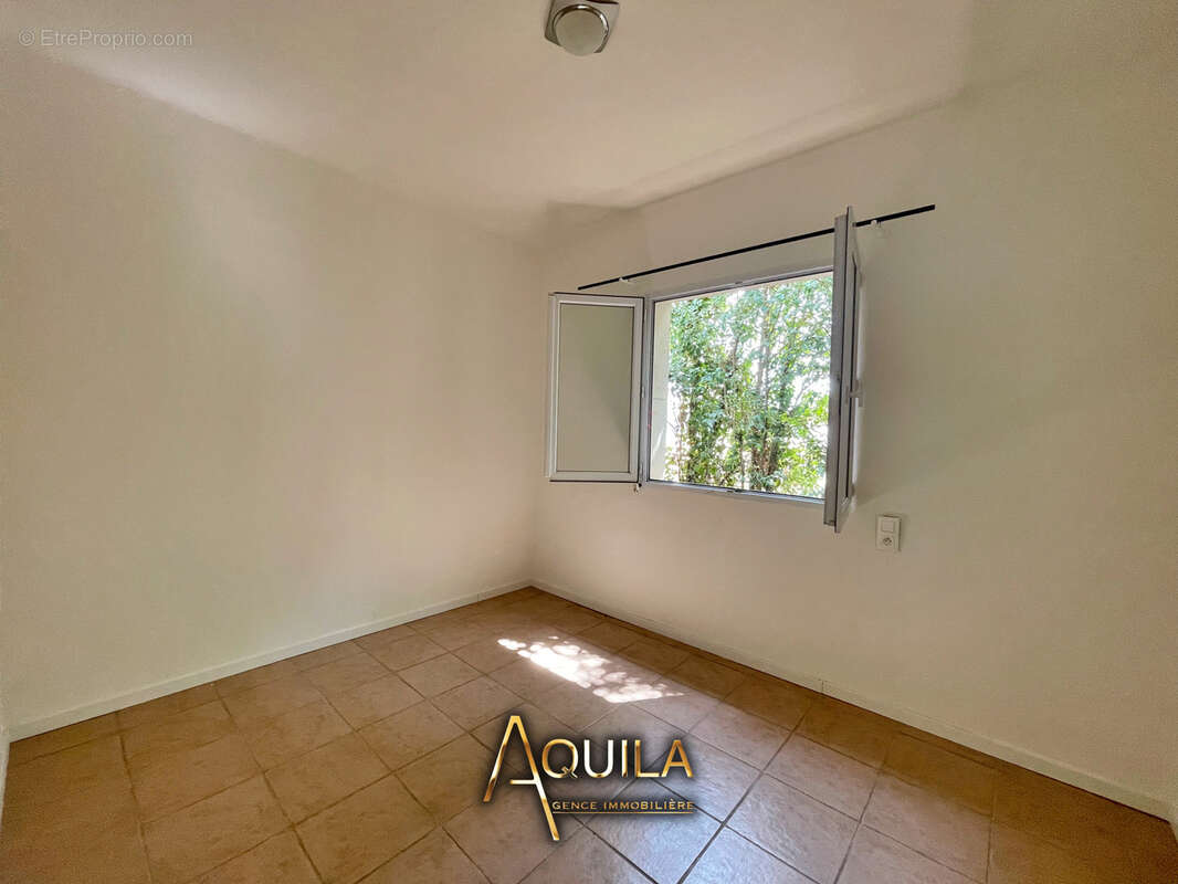 Maison à VILLENEUVE-LES-BEZIERS