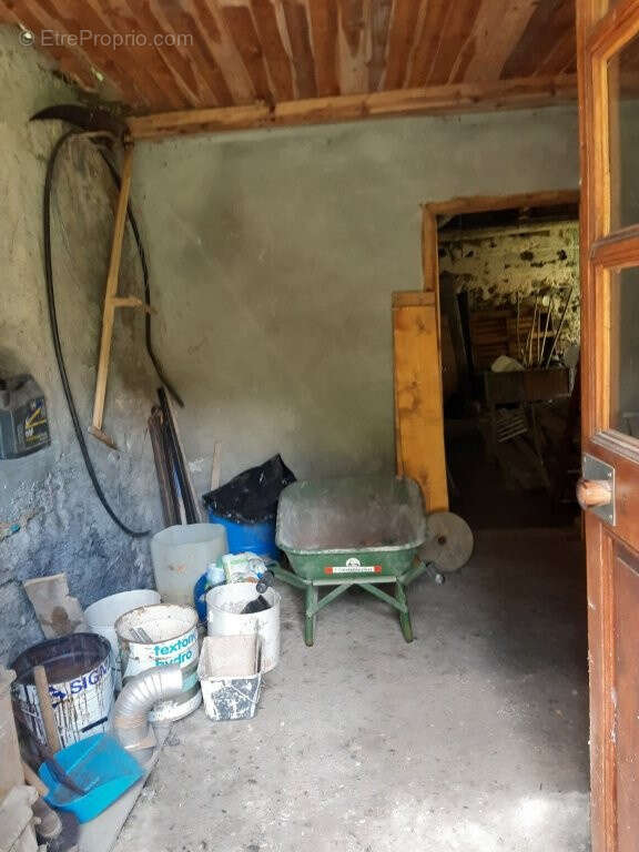 Chalet à rénover avec mezzanine à Albiez Montrond - photo 3