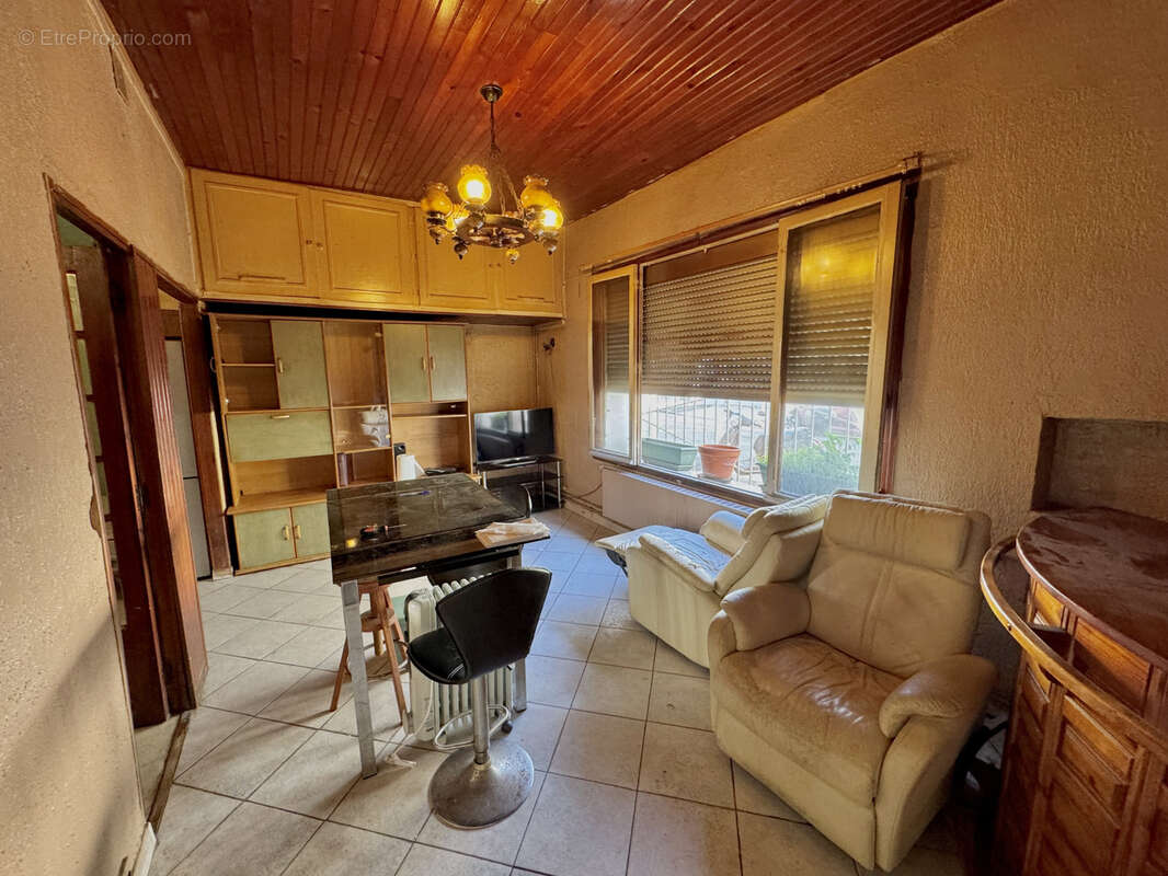 Appartement à MARSEILLE-5E