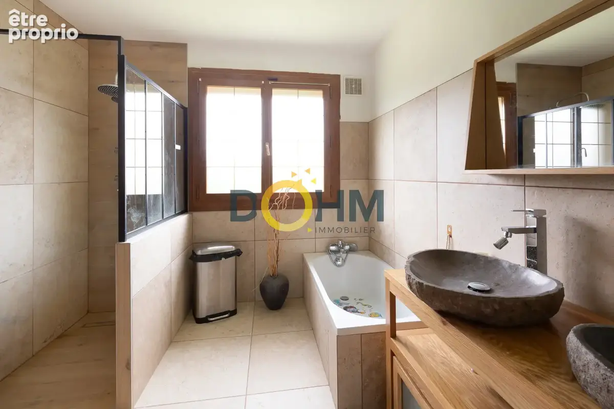 Maison rénovée de standing avec parc arboré et piscine — Proche A43 Chimilin - photo 8