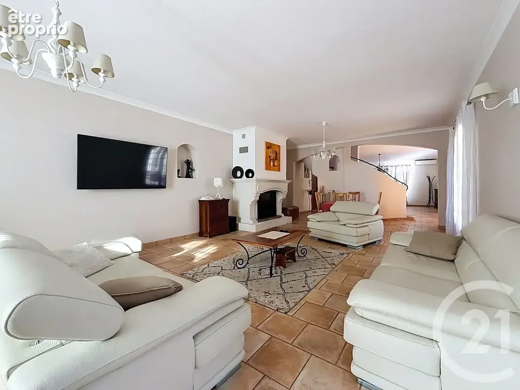 Maison 5 pièces 231 m² à vendre à Morieres-Les-Avignon (84310) - photo 8