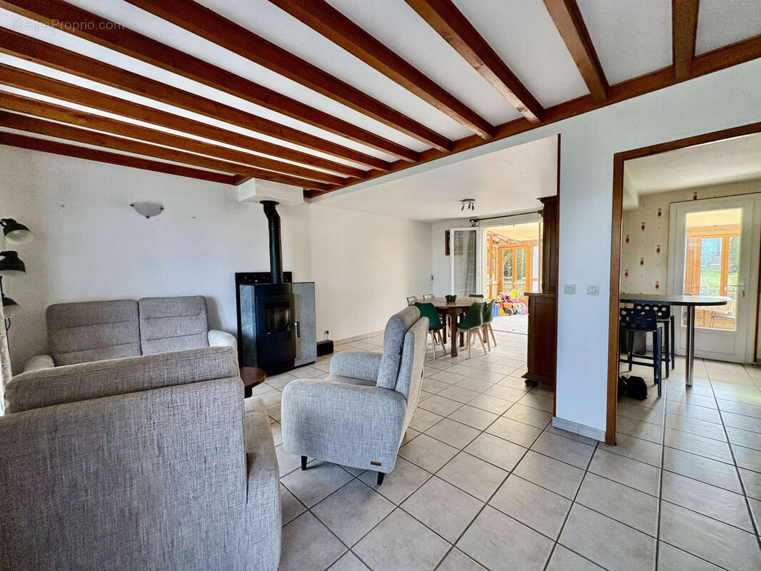 Maison à VAUX-EN-BEAUJOLAIS