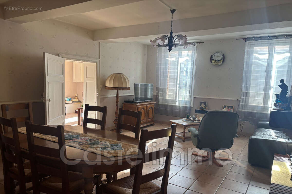 Maison à SAINT-NICOLAS-DE-LA-GRAVE